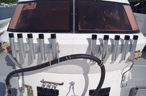 キャビン前ロッドホルダー